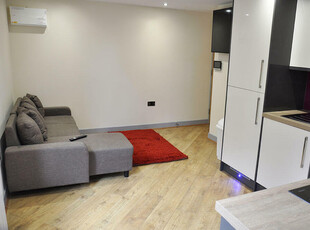 1 bedroom apartment for rent in STUDENT COUPLES - Elms Street, Derby, Derbyshire, DE1