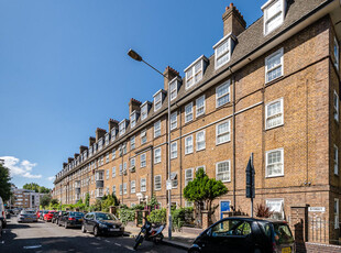 1 bedroom flat for rent in April Court, Teale Street, London, E2