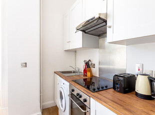 1 bedroom flat for rent in Flat , Airlie Gardens, London, , London, W8