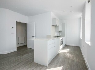1 bedroom flat for rent in High Road, N12 9RA, N12