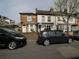 1 bedroom flat for rent in Manor Road, E17