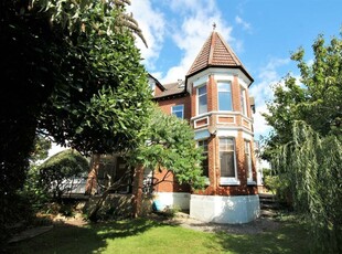 1 bedroom flat for rent in Sea Road, Boscombe, Bournemouth, BH5