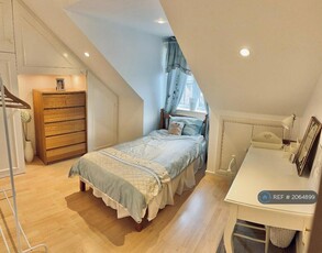 1 bedroom house share for rent in Charles Road, London, SW19