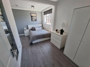 1 bedroom house share for rent in Press Road, Uxbridge, UB8
