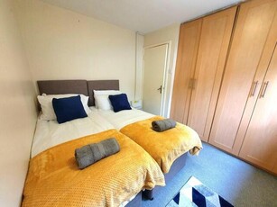 1 Bedroom Serviced Apartment For Rent In Leeds, West Yorkshire