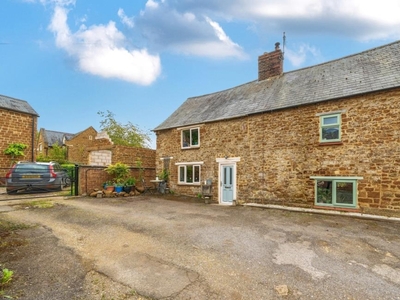 2 Bed Cottage For Sale in Adderbury, Oxfordshire, OX17 - 5413425