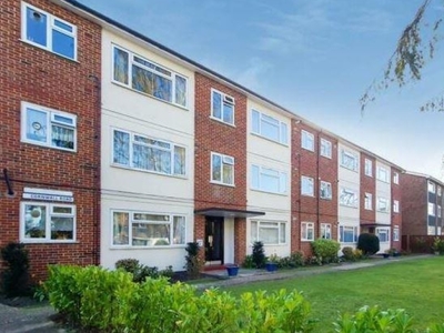2 Bed Flat/Apartment For Sale in Hatch End, Middlesex, HA5 - 5373125