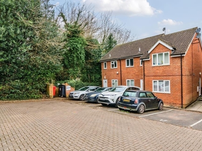 2 Bed Flat/Apartment For Sale in High Wycombe, Buckinghamshire, HP12 - 5292108