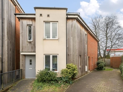 2 Bed Flat/Apartment For Sale in High Wycombe, Buckinghamshire, HP13 - 5314034