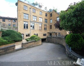 2 bedroom apartment for rent in Chandlery House, 40 Gowers Walk, Aldgate East, E1
