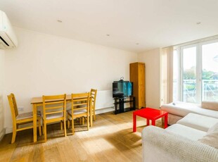 2 bedroom apartment for rent in Richmond Court, High Street, London, N8