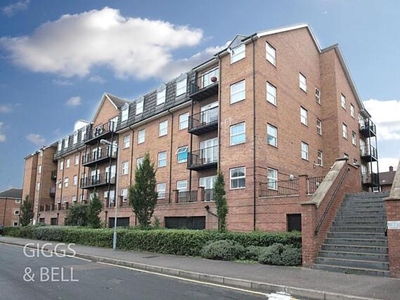 2 Bedroom Apartment For Sale In Luton, Bedfordshire