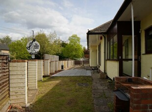 2 bedroom detached bungalow for rent in Old Barrow Hill, Shirehampton, Bristol, BS11