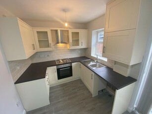 2 bedroom end of terrace house for rent in Luton Road, Stockport, SK5