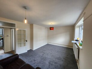 2 bedroom flat for rent in Campshill Road, London, SE13