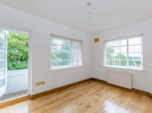 2 bedroom flat for rent in Ossulton Way, East Finchley, London, N2