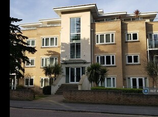 2 bedroom flat for rent in Surrey Road, Bournemouth, BH4
