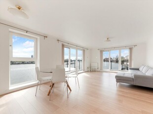 2 bedroom flat for rent in Victoria Wharf, 46 Narrow Street, Nr Canary Wharf, London, E14