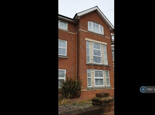 2 bedroom flat for rent in Winchester Road, Southampton, SO16