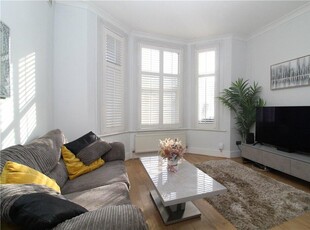 2 bedroom maisonette for rent in Brighton Road, South Croydon, CR2