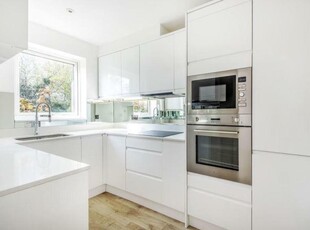 2 bedroom maisonette for rent in Heath View, East Finchley, N2