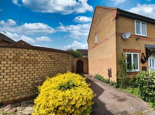 2 bedroom semi-detached house for rent in Wilsley Pound, Kents Hill, MK7