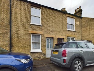 2 bedroom terraced house for rent in Selwyn Road, Cambridge, CB3