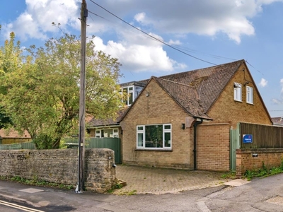 3 Bed Bungalow To Rent in Woodstock, Oxfordshire, OX20 - 629