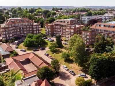3 Bed Flat/Apartment For Sale in Pembroke Hall B, Mulberry Heights, NW4 - 5235863