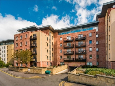 3 bed flat for sale in Slateford