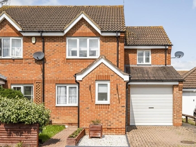 3 Bed House For Sale in Bond Close, Aylesbury, HP21 - 5017353