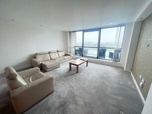 3 bedroom apartment for rent in River Crescent, Waterside Way, NG2
