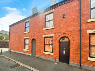 3 bedroom end of terrace house for rent in Reservoir Street, Salford, Greater Manchester, M6