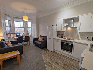 3 bedroom flat for rent in Morningside Drive, Morningside, Edinburgh, EH10