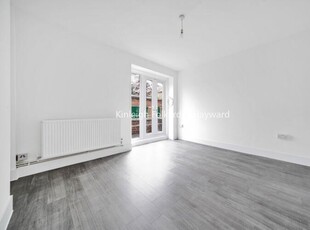 3 bedroom flat for rent in The Grove Grove Court W5