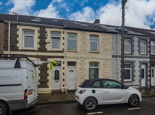 3 bedroom private hall for rent in Treherbert Street, Cathays, CF24