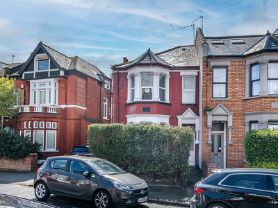 3 bedroom property for sale in Chapter Road, London, NW2