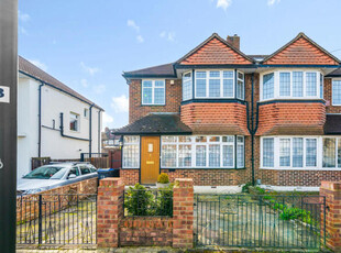 3 Bedroom Semi-detached House For Sale In Mitcham, Surrey