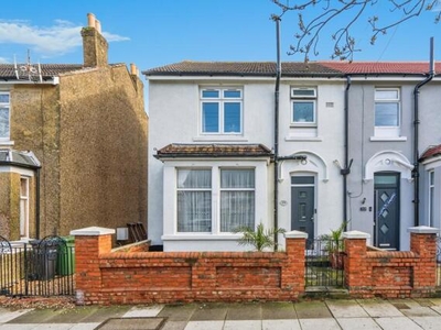 3 Bedroom Semi-detached House For Sale In Portsmouth, Hampshire