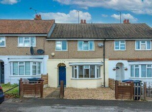 3 bedroom terraced house for rent in Bramshaw Road, Tilehurst, Reading, Berkshire, RG30