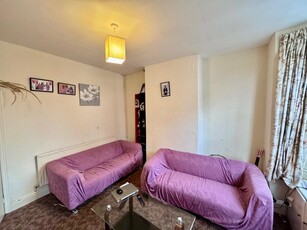 3 bedroom terraced house for rent in Claude Street, Dunkirk, NG7