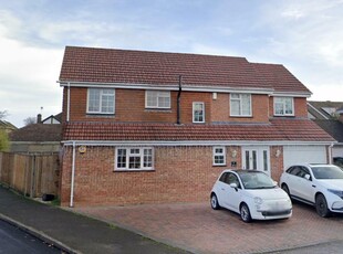 4 bedroom detached house for rent in Kitwood drive, Lower Earley, RG6