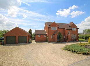 4 bedroom detached house for rent in Sandhurst Lane, Sandhurst, Gloucester, GL2