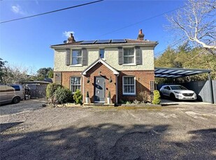 4 Bedroom Detached House For Sale In New Milton, Hampshire
