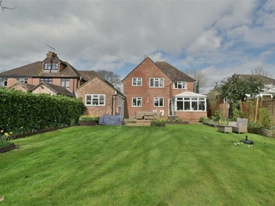 4 Bedroom Detached House For Sale In Thatcham