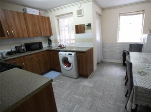 4 bedroom end of terrace house for rent in Wine Close, London, E1W