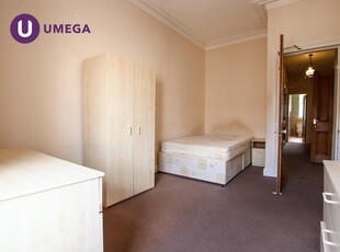 4 bedroom flat for rent in Bruntsfield Gardens, Edinburgh, EH10