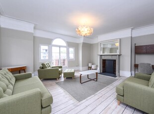4 bedroom flat for rent in Burgess Park Mansions, West Hampstead NW6