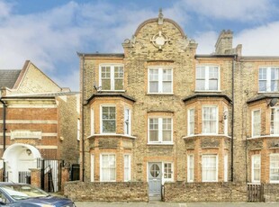 4 bedroom flat for rent in Cato Road, Clapham, SW4