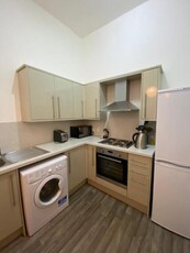 4 bedroom flat for rent in Oxford Street, Newington, Edinburgh, EH8